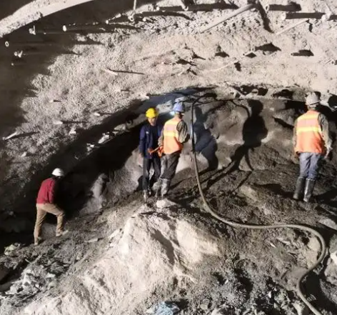 象山拱顶带模注浆料的施工流程及注意事项